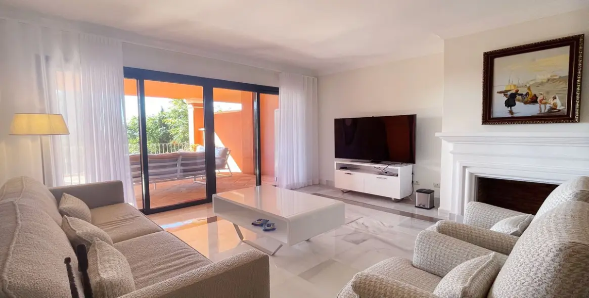 Sale of middle floor apartment in Monte Halcones 3