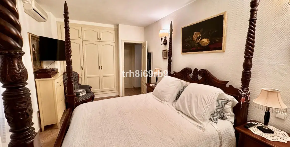 Venta de villa independiente en Atalaya 11