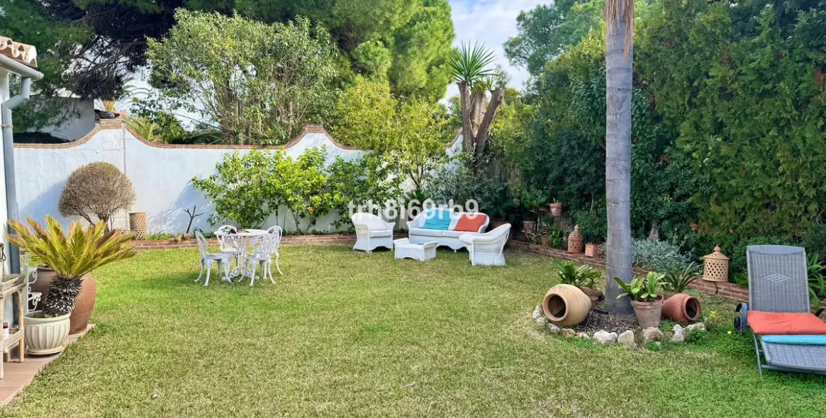 Venta de villa independiente en Atalaya 20