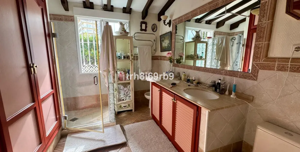 Продажа  отдельно стоящей виллы в Atalaya 21