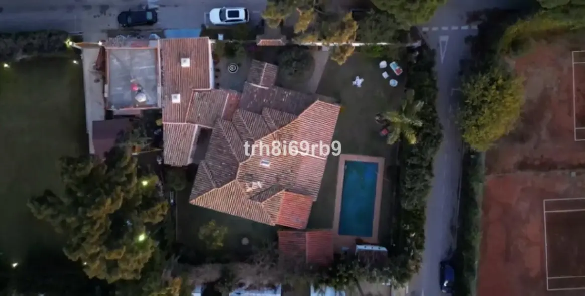 Продажа  отдельно стоящей виллы в Atalaya 24