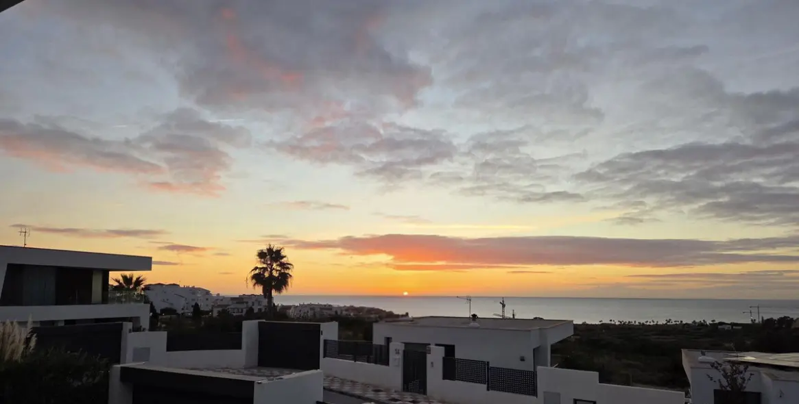 Продажа  отдельно стоящей виллы в La Duquesa 19