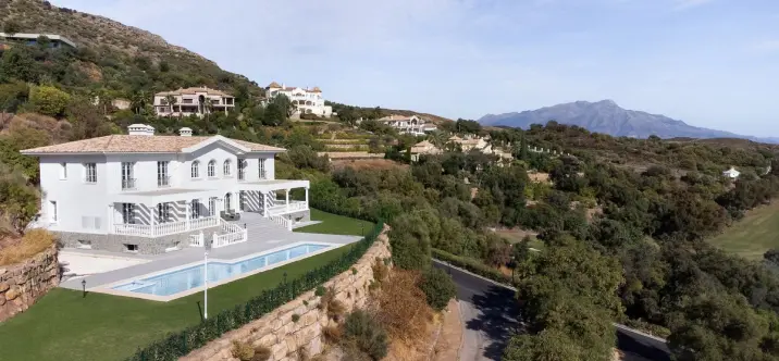 Sale of detached villa in Benahavís 0