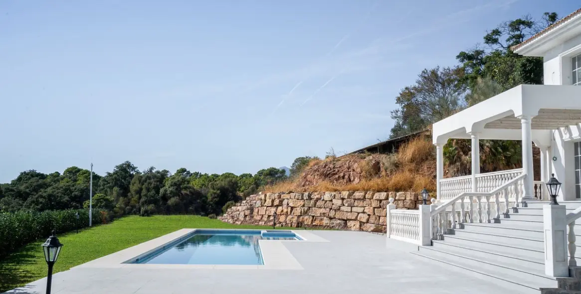 Sale of detached villa in Benahavís 12