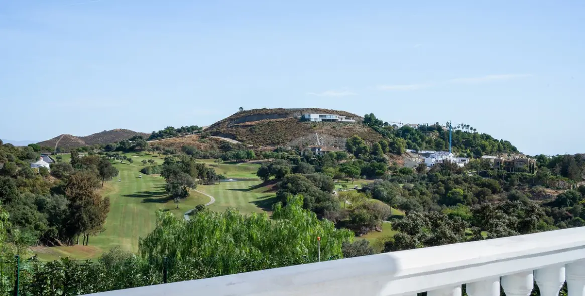 Sale of detached villa in Benahavís 18