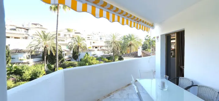 Long-term rent of middle floor apartment in Elviria 2