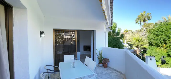 Long-term rent of middle floor apartment in Elviria 3