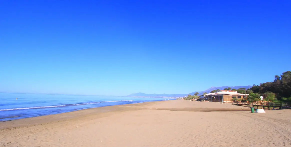 Long-term rent of middle floor apartment in Elviria 5