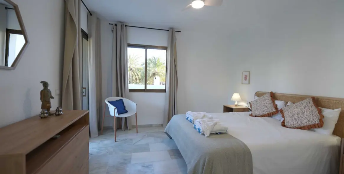 Long-term rent of middle floor apartment in Elviria 13