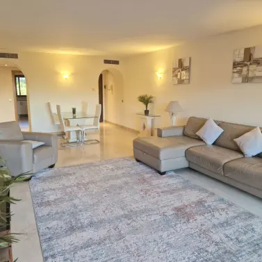 Продажа апартаментов на среднем этаже в Bel Air