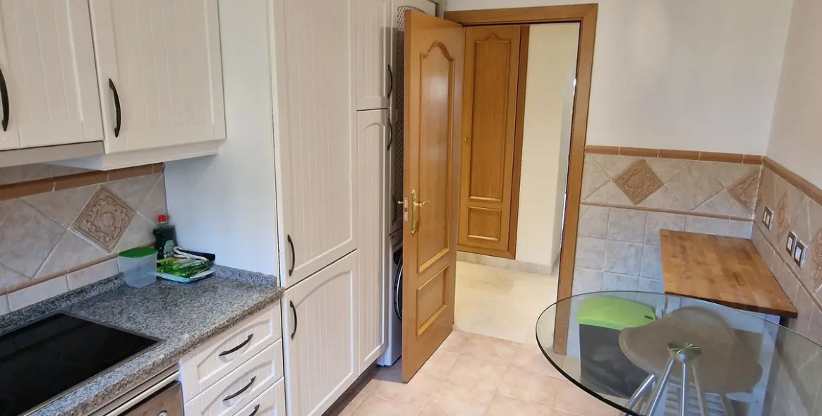 Продажа апартаментов на среднем этаже в Bel Air 4