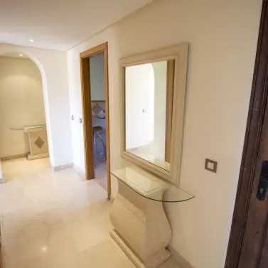 Продажа апартаментов на среднем этаже в Bel Air