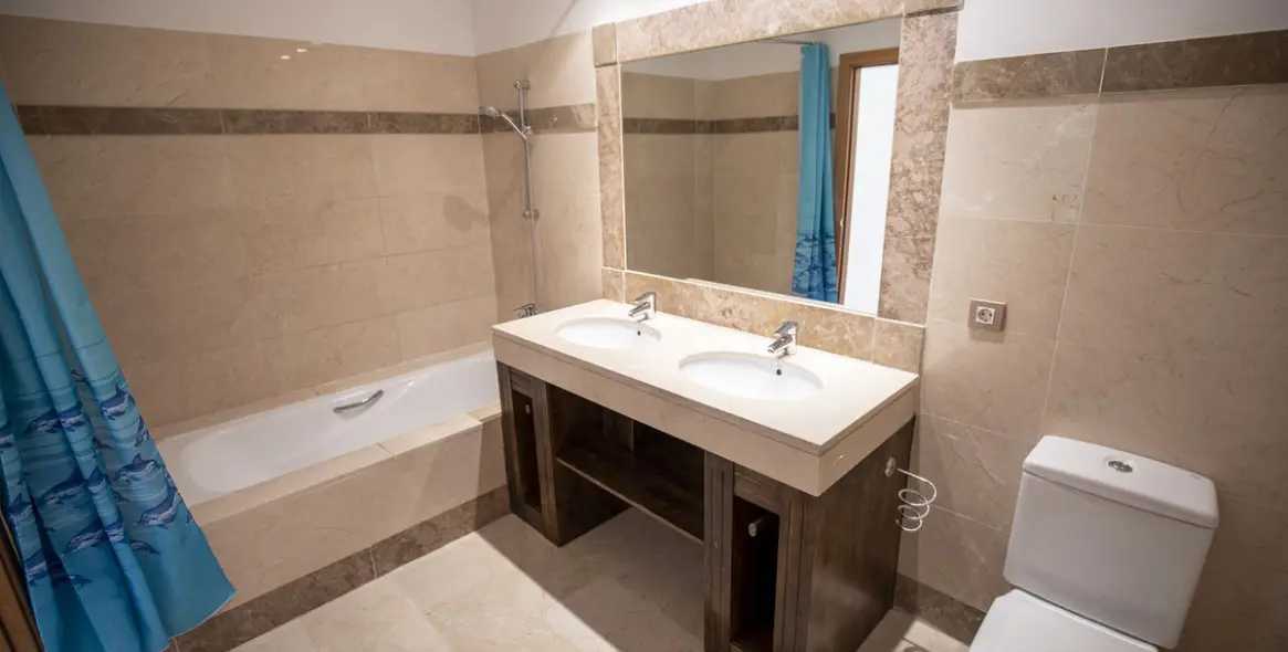 Продажа апартаментов на среднем этаже в Bel Air 8