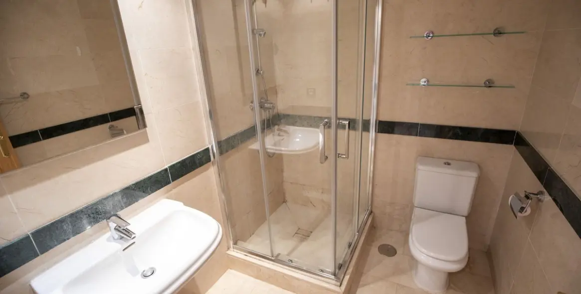 Продажа апартаментов на среднем этаже в Bel Air 9