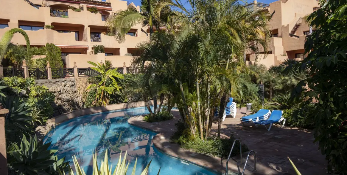 Продажа апартаментов на среднем этаже в Bel Air 11