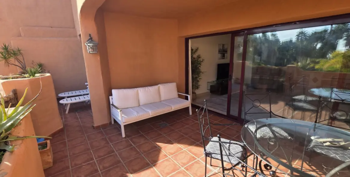 Продажа апартаментов на среднем этаже в Bel Air 20