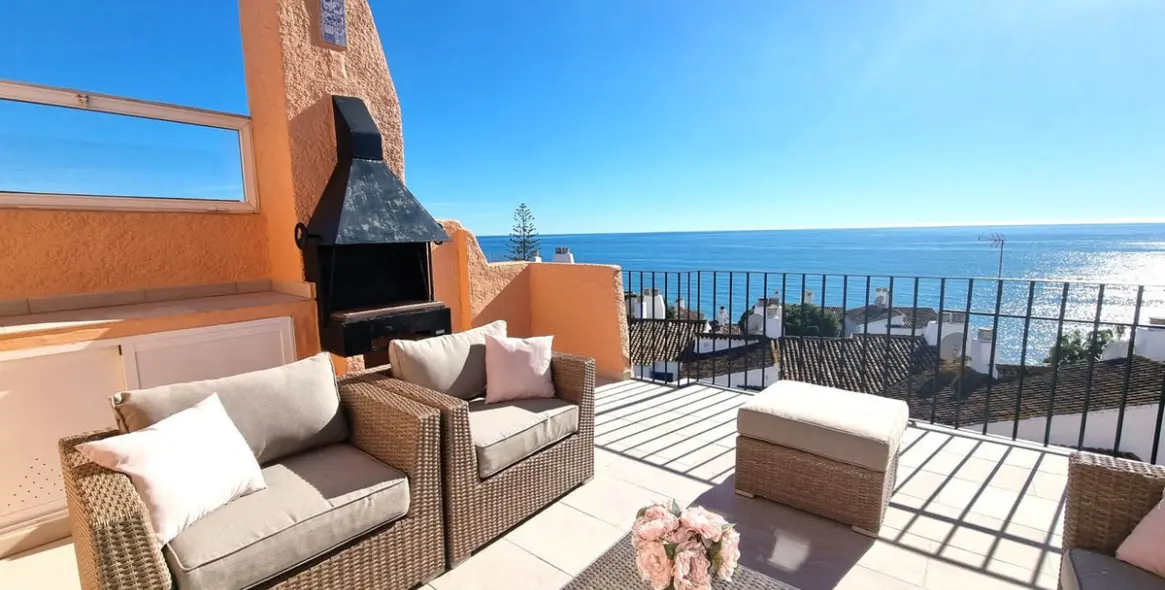 Venta de ático dúplex en Calahonda 1