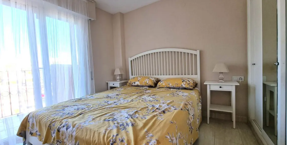 Venta de ático dúplex en Calahonda 10