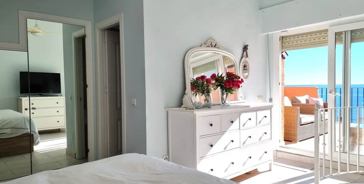 Sale of penthouse duplex in Calahonda 5