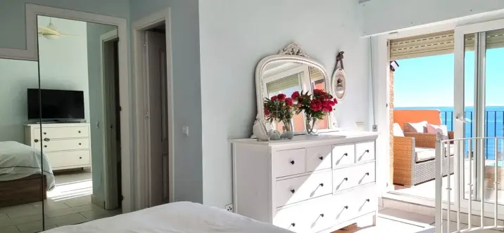 Sale of penthouse duplex in Calahonda 4