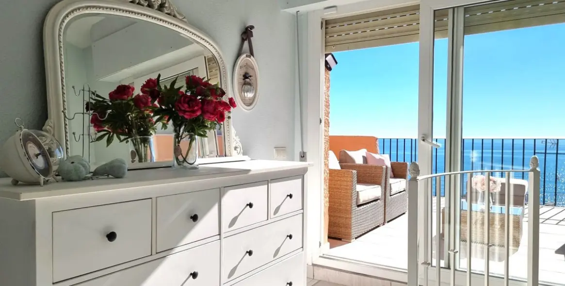Sale of penthouse duplex in Calahonda 7