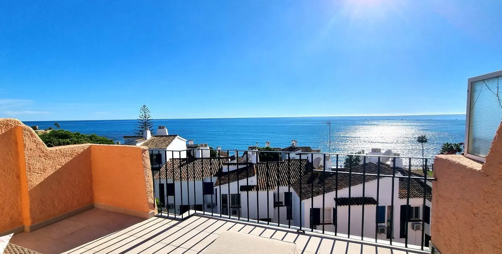 Venta de ático dúplex en Calahonda 9