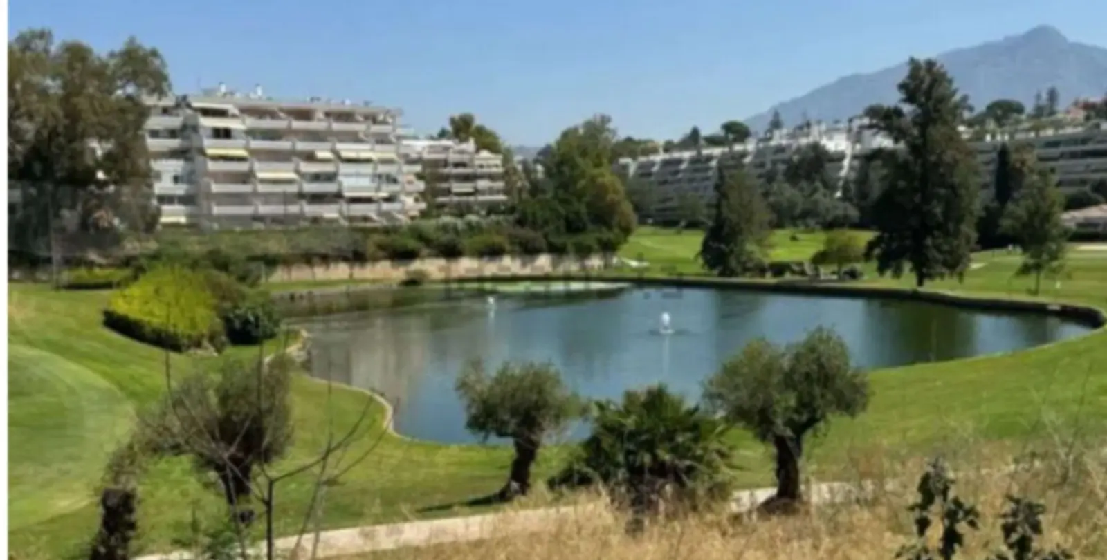 Venta de parcela residencial en Guadalmina Alta 2