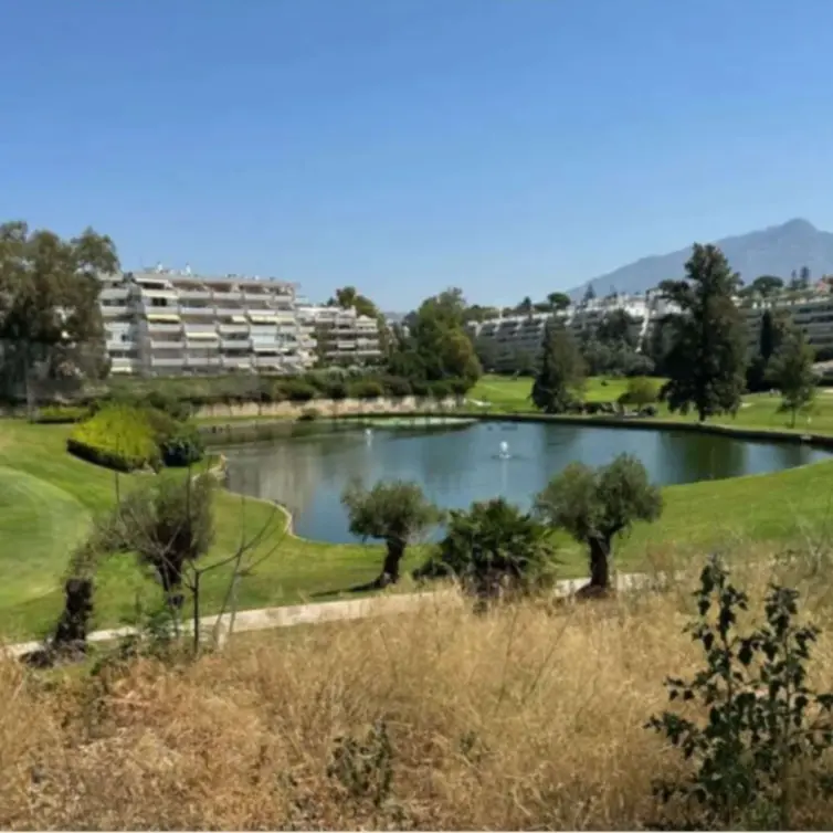 Продажа  жилого участка в Guadalmina Alta
