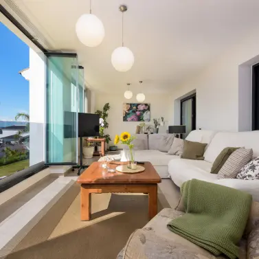 Продажа апартаментов на среднем этаже в Estepona