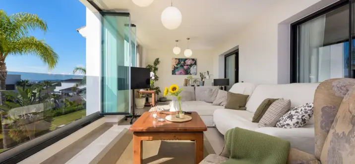 Продажа апартаментов на среднем этаже в Estepona 1