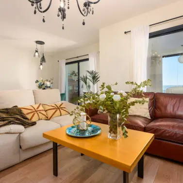 Продажа апартаментов на среднем этаже в Estepona