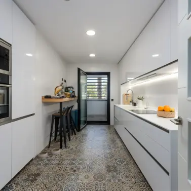 Продажа апартаментов на среднем этаже в Estepona