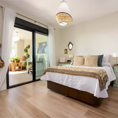 Продажа апартаментов на среднем этаже в Estepona