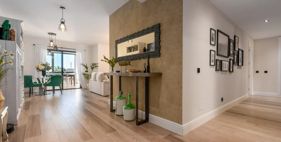 Продажа апартаментов на среднем этаже в Estepona 8