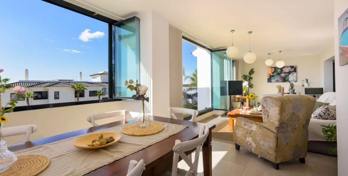 Продажа апартаментов на среднем этаже в Estepona 11