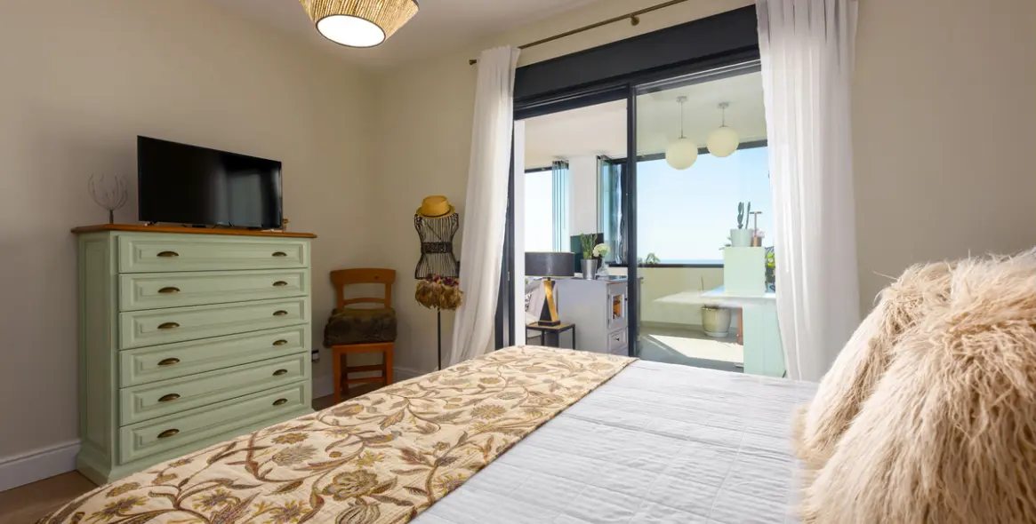 Продажа апартаментов на среднем этаже в Estepona 18