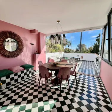 Long-term rent of middle floor apartment in The Golden Mile