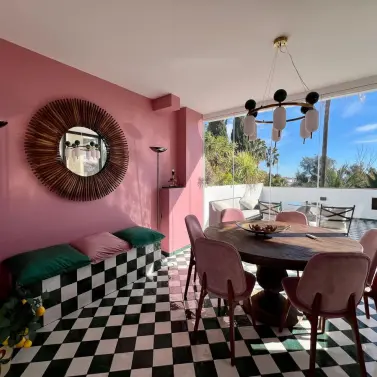 Long-term rent of middle floor apartment in The Golden Mile