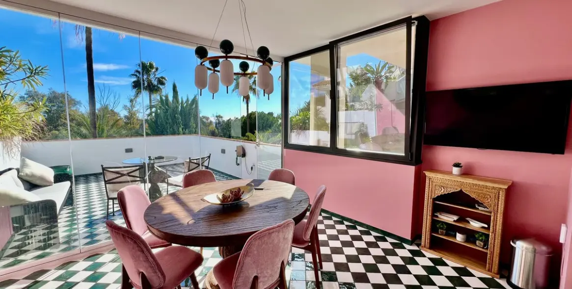 Long-term rent of middle floor apartment in The Golden Mile 7