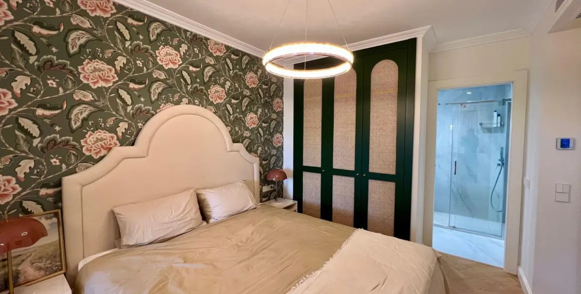 Alquiler a largo plazo de apartamento en planta media en The Golden Mile 25