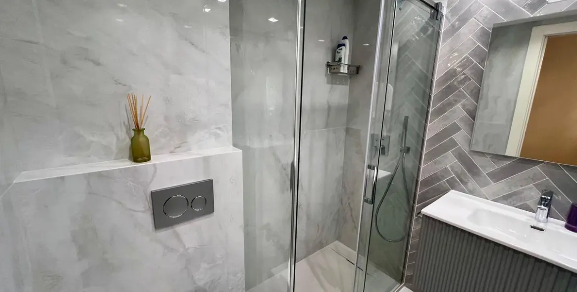 Alquiler a largo plazo de apartamento en planta media en The Golden Mile 31