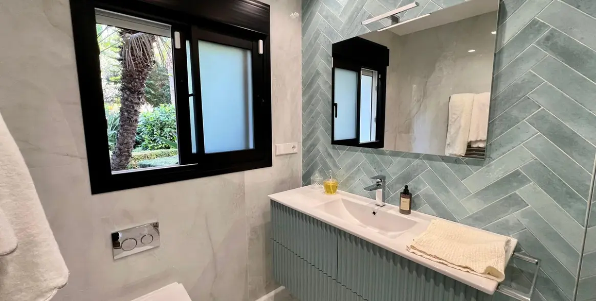 Alquiler a largo plazo de apartamento en planta media en The Golden Mile 34