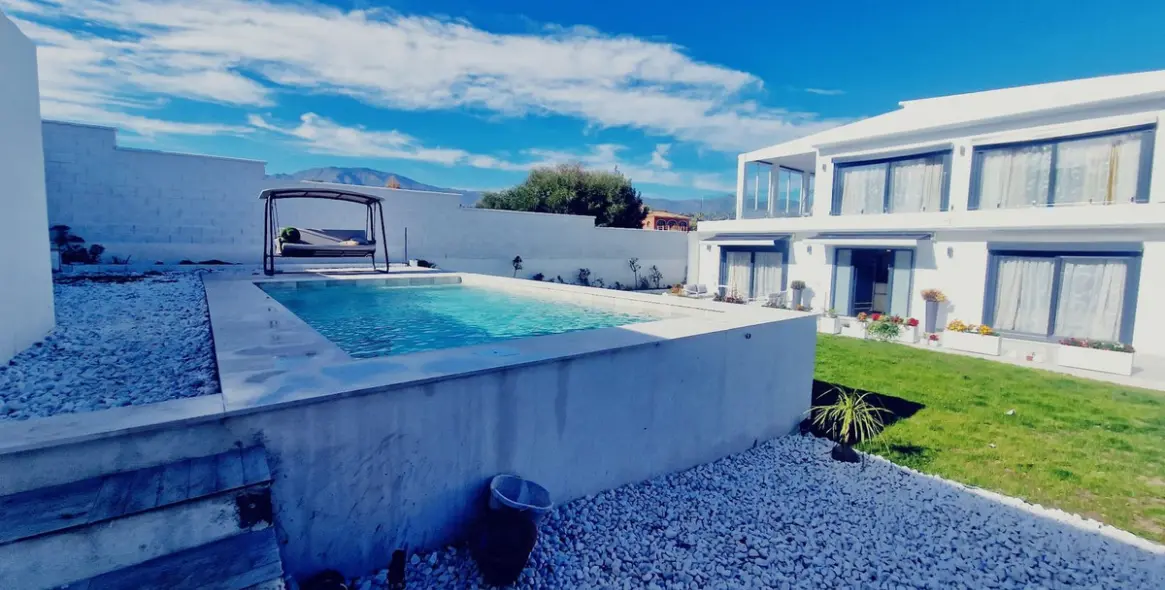 Long-term rent of finca - cortijo in Estepona 1