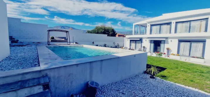 Long-term rent of finca - cortijo in Estepona 0