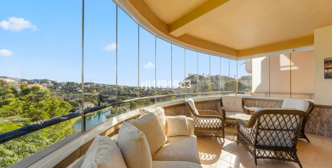 Продажа апартаментов на среднем этаже в Elviria 1