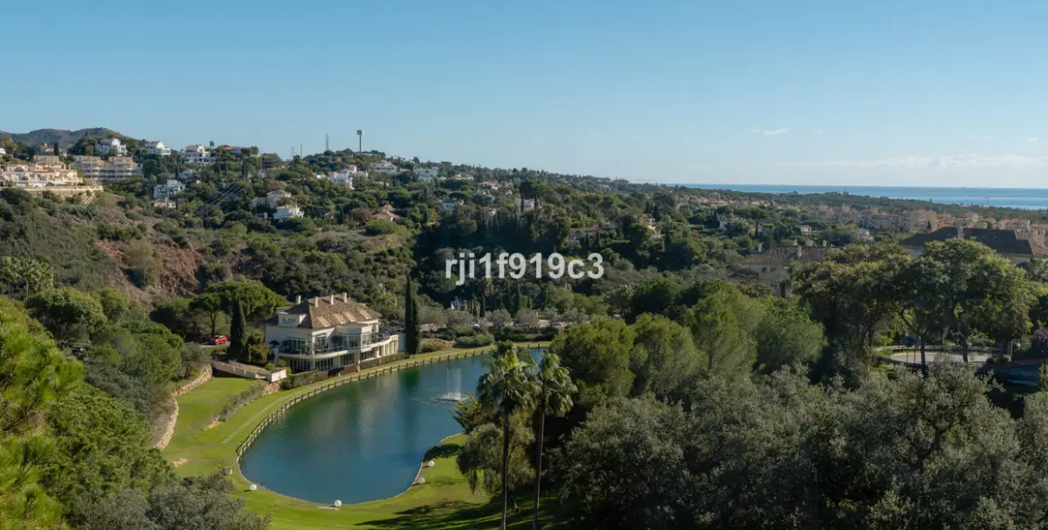 Продажа апартаментов на среднем этаже в Elviria 2