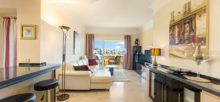 Продажа апартаментов на среднем этаже в Elviria 3