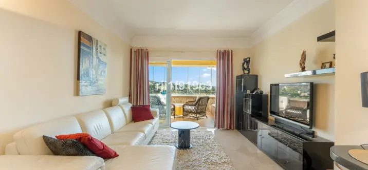 Продажа апартаментов на среднем этаже в Elviria 4