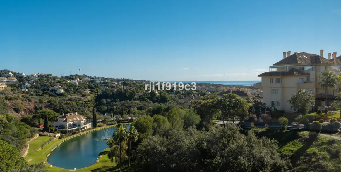 Продажа апартаментов на среднем этаже в Elviria 19