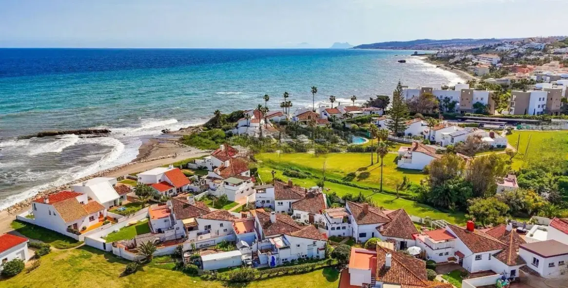 Sale of townhouse in Estepona 1